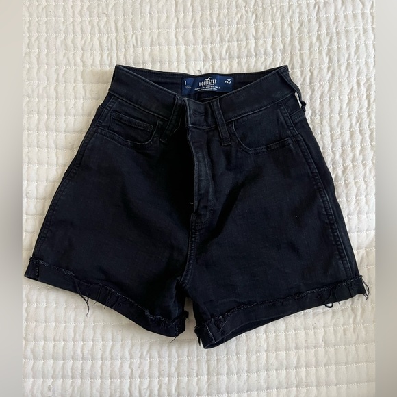 Hollister Pants - HOLLISTER CURVY ULTRA HIGH RISE SHORT